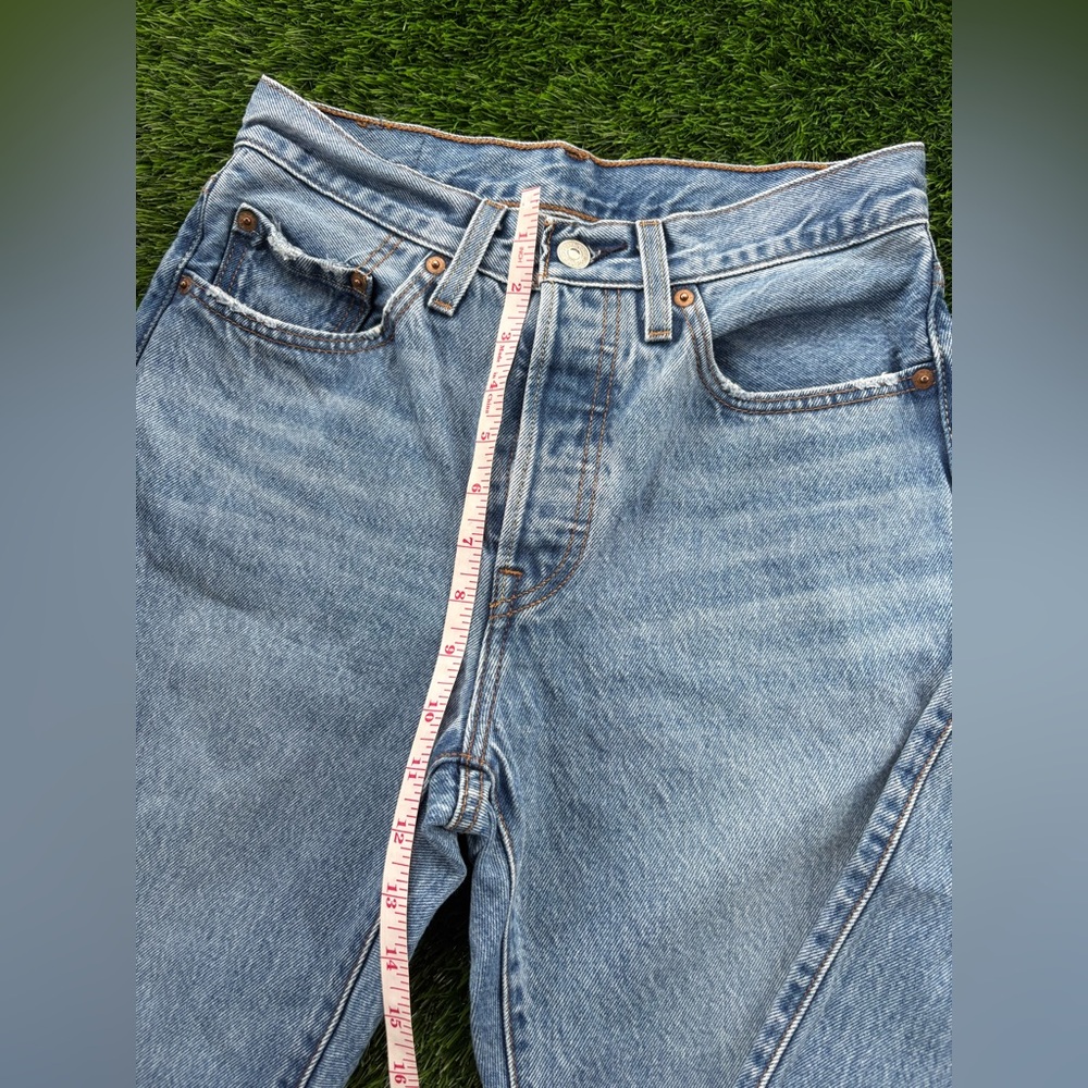 Levi's Straight Leg Jeans - Light Blue Wash - Picture 2 of 10